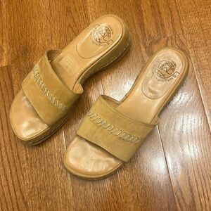Espace Robert Ciergerie Studio slip on leather mule sandals. Tan size 9.5.